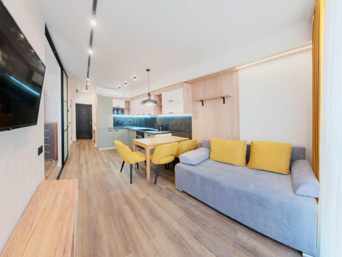 сучасні в новобудові Apartment